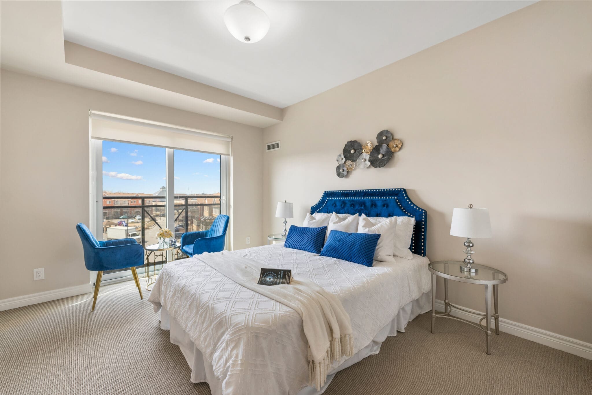 room photo