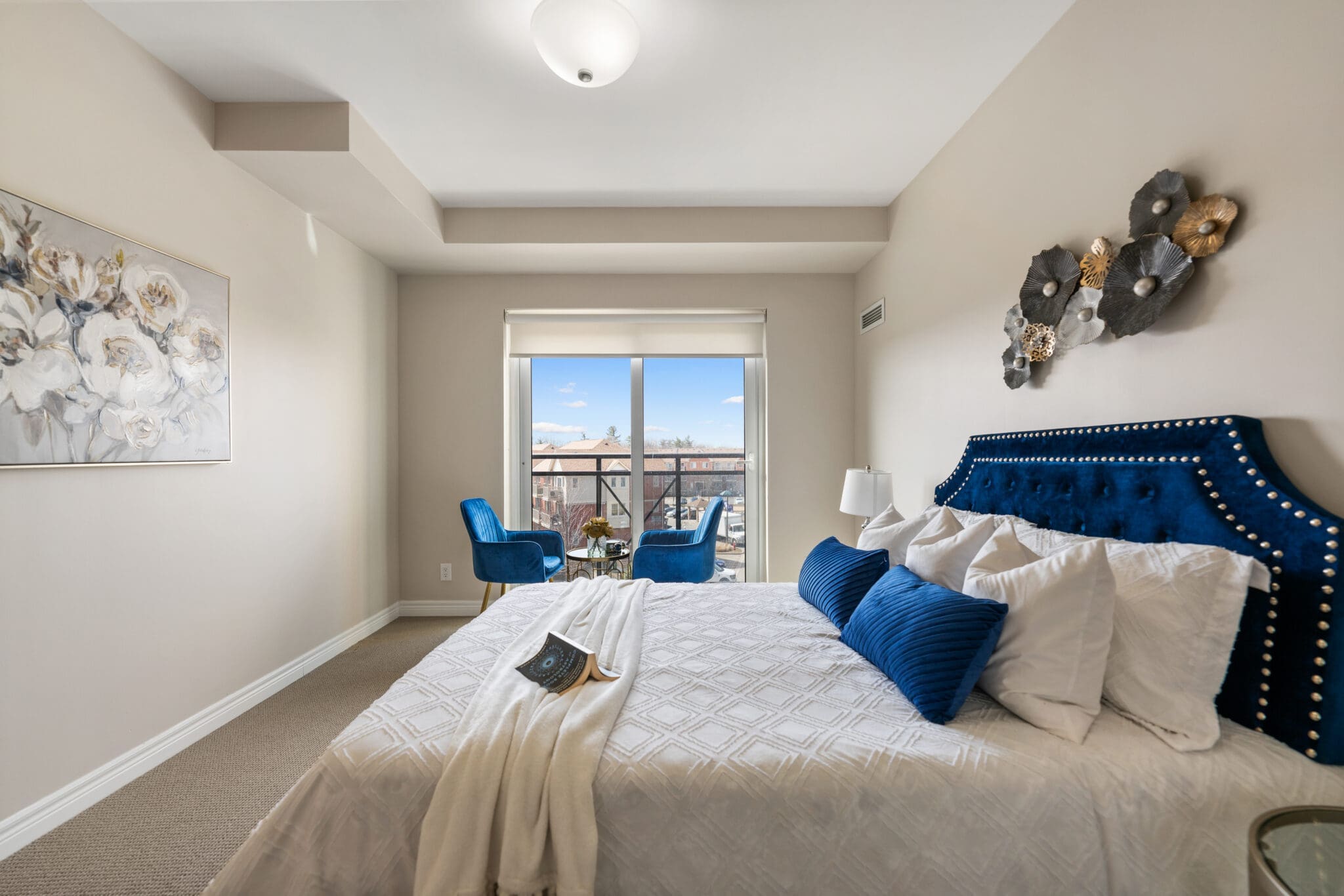room photo