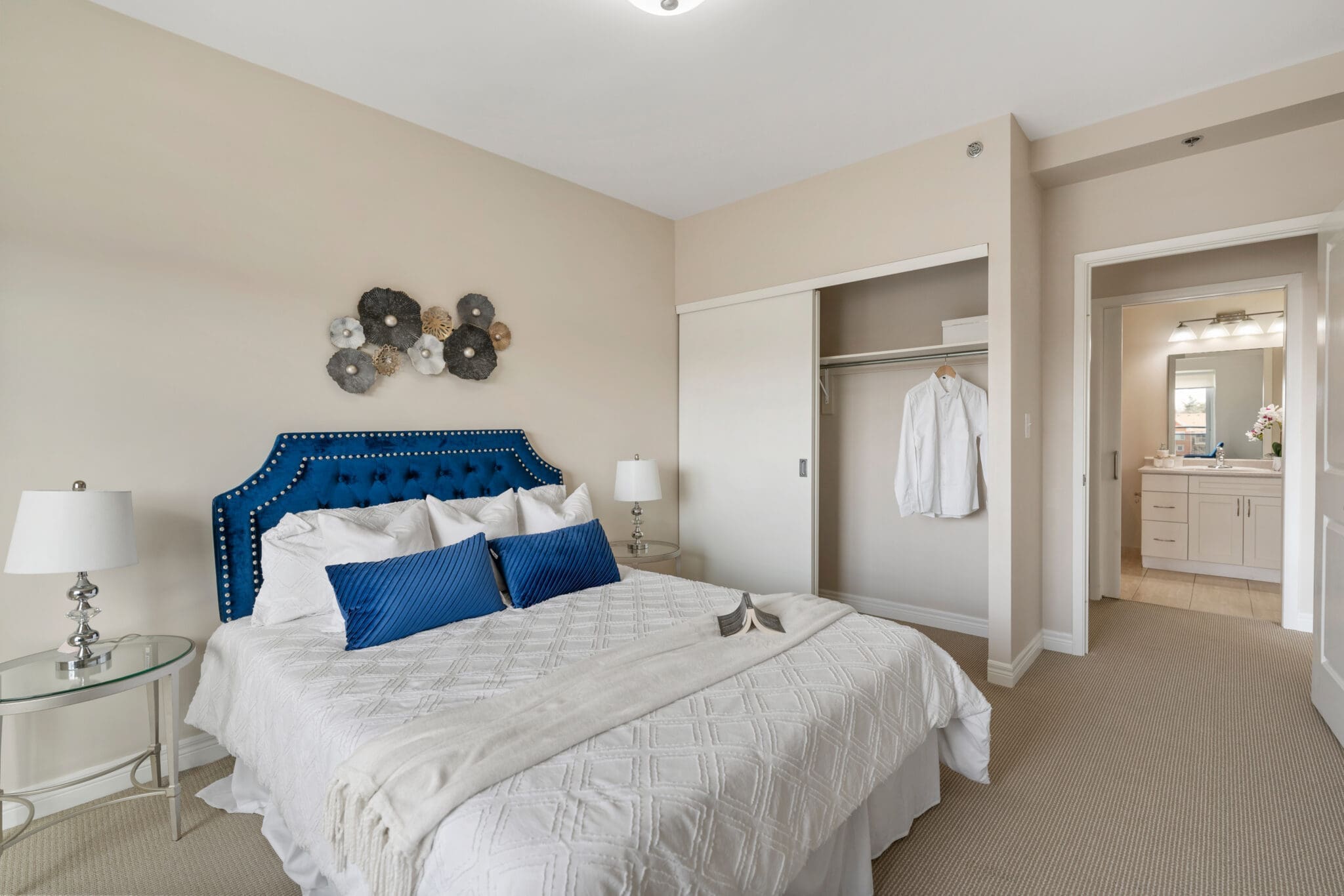 room photo